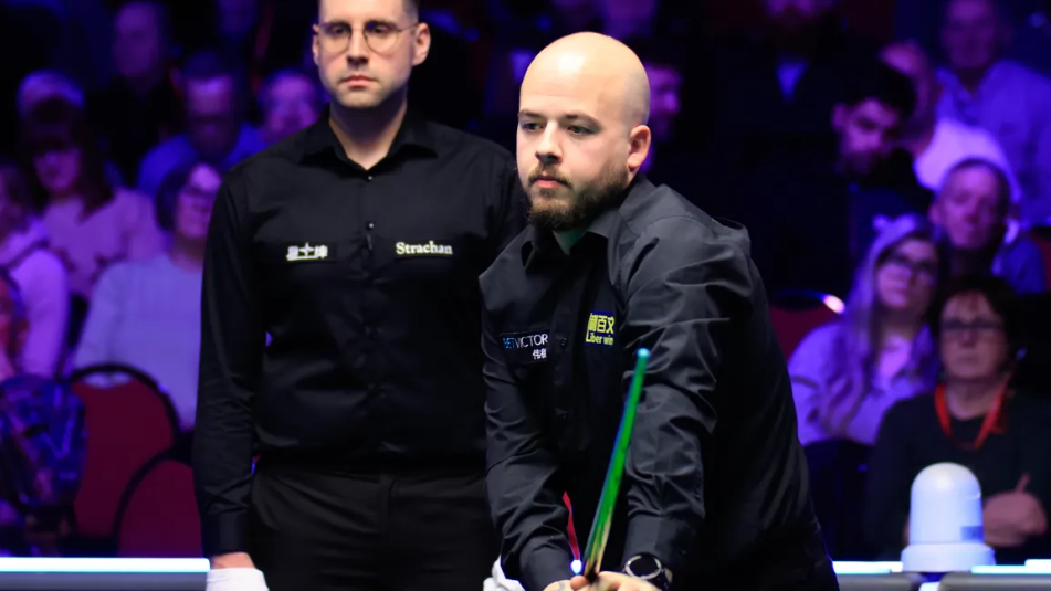 Brecel Builds Momentum with Commanding Win Over White at English Open